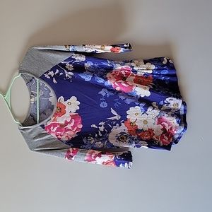Lightweight floral top